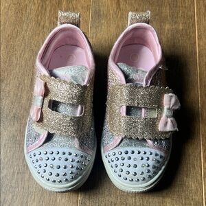 EUC toddler size 8T Skechers Glittery Pink and Gold Kids light up Sneakers